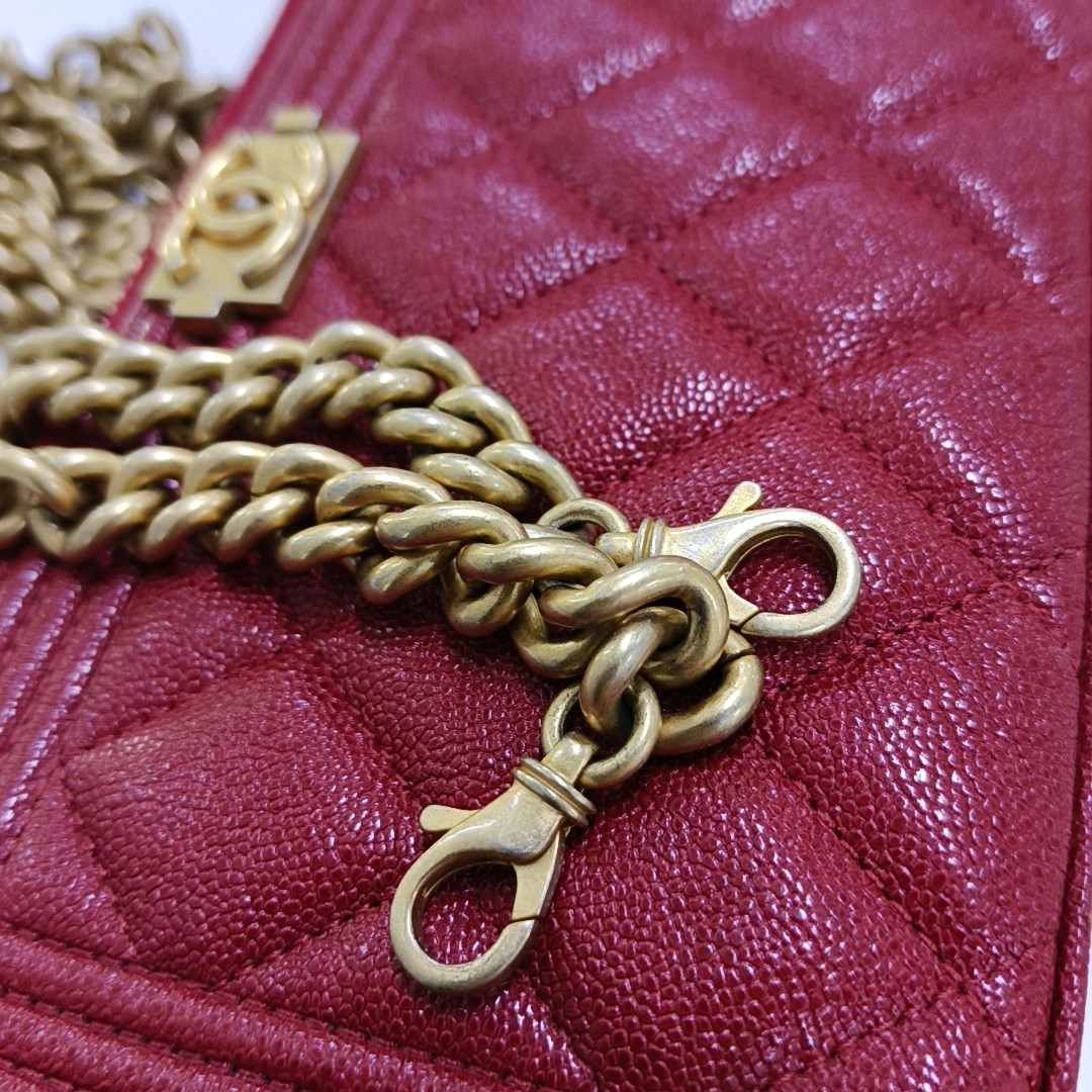 CHANEL BOY CHANEL Red Grained Calfskin Quilted Chevron Single Shoulder Bag Crossbody Bag Gold Hardware 28 Clasp Removable Shoulder Strap-(SKU)-954854363