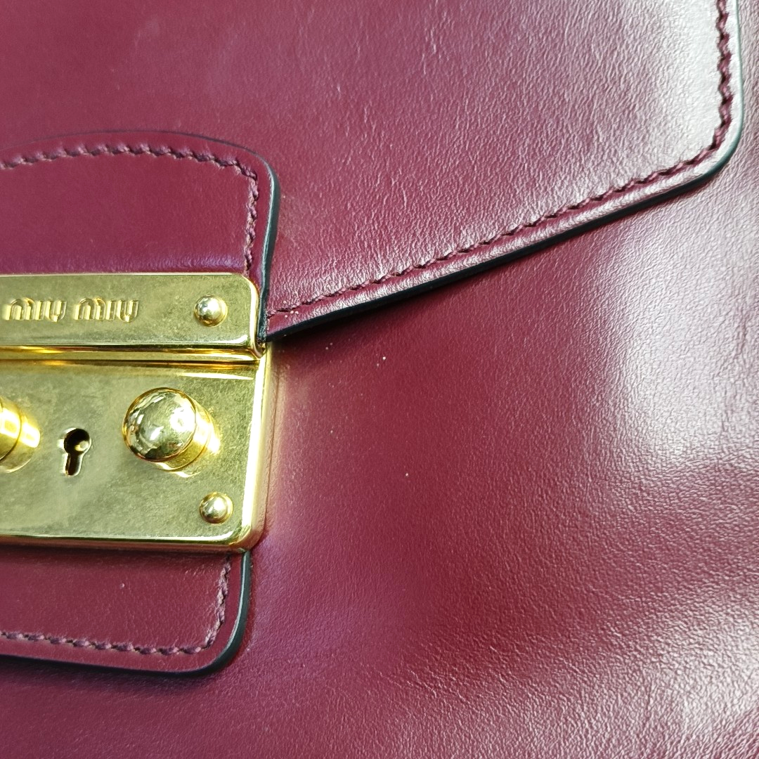 Miu Miu Burgundy leather handbag, single shoulder bag Golden hardware Removable shoulder strap-(SKU)-949081414