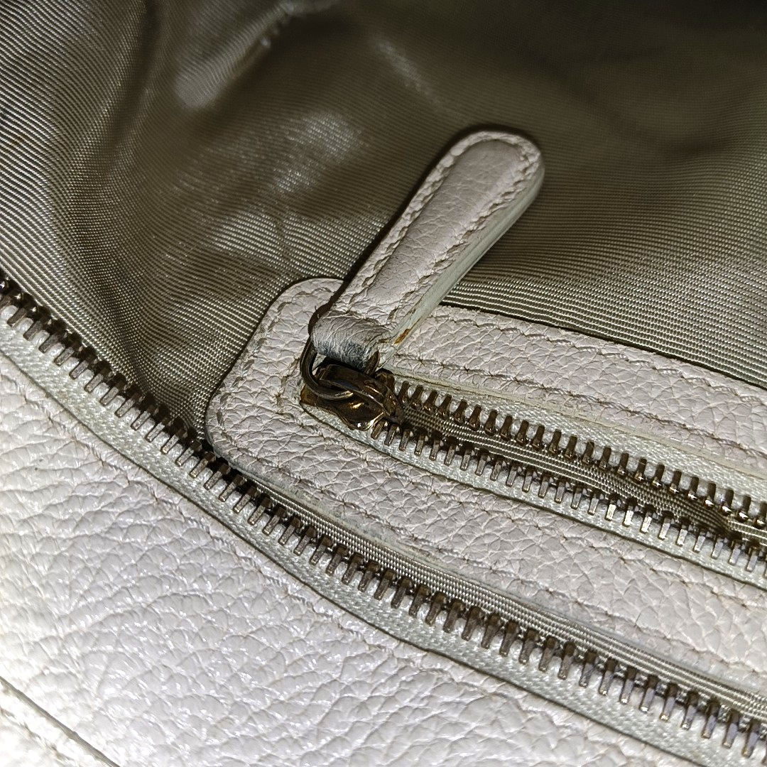 DIOR Tote bag White cowhide waffle pattern quilted single shoulder bag Golden hardware-(SKU)-957417098