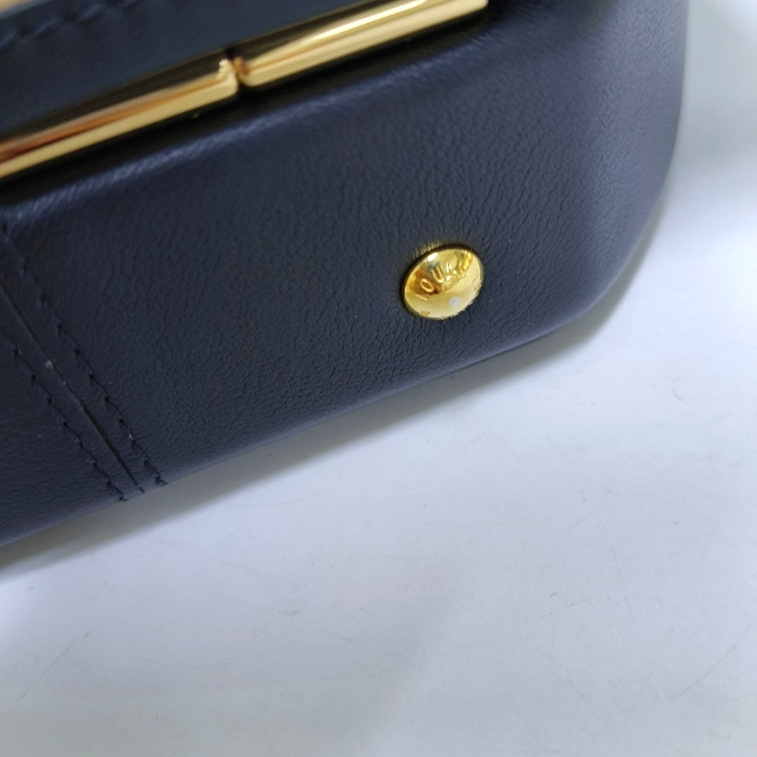 LOUIS VUITTON BOITE CHAPEAU Small size beige leather Boite Chapeau bag crossbody bag with handle, gold hardware, removable shoulder strap-(SKU)-958771402