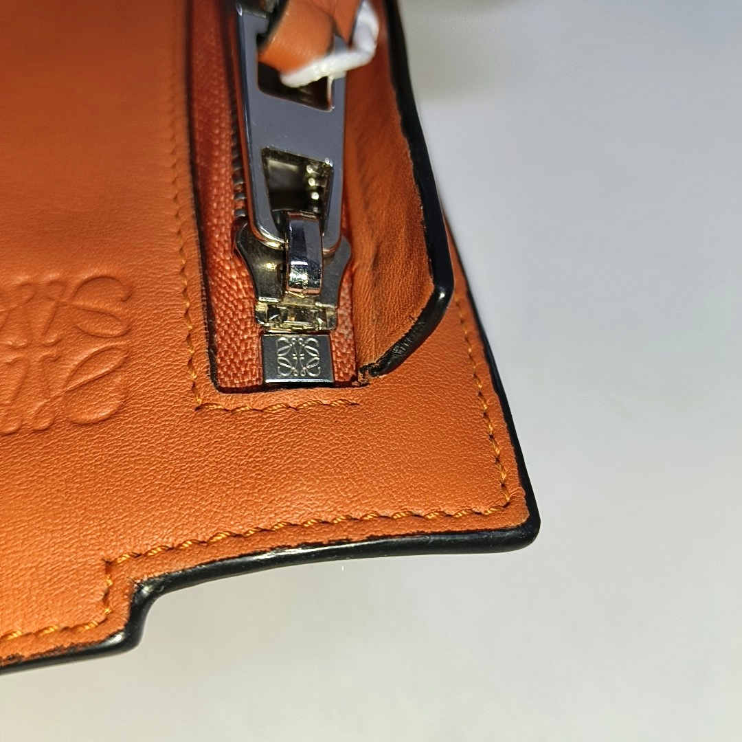 LOEWE T Pouch Orange Cowhide Crackle Handbag Golden hardware-(SKU)-940021177