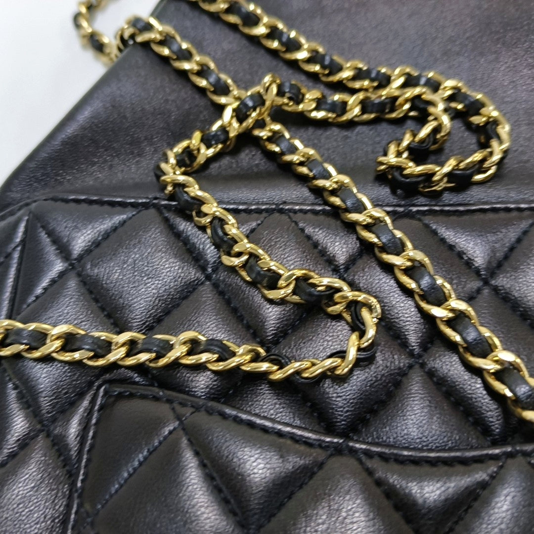 CHANEL IN SEOUL Small Size Black Lamb Leather Quilted Backpack Gold Hardware 21 Clasp-(SKU)-961468828