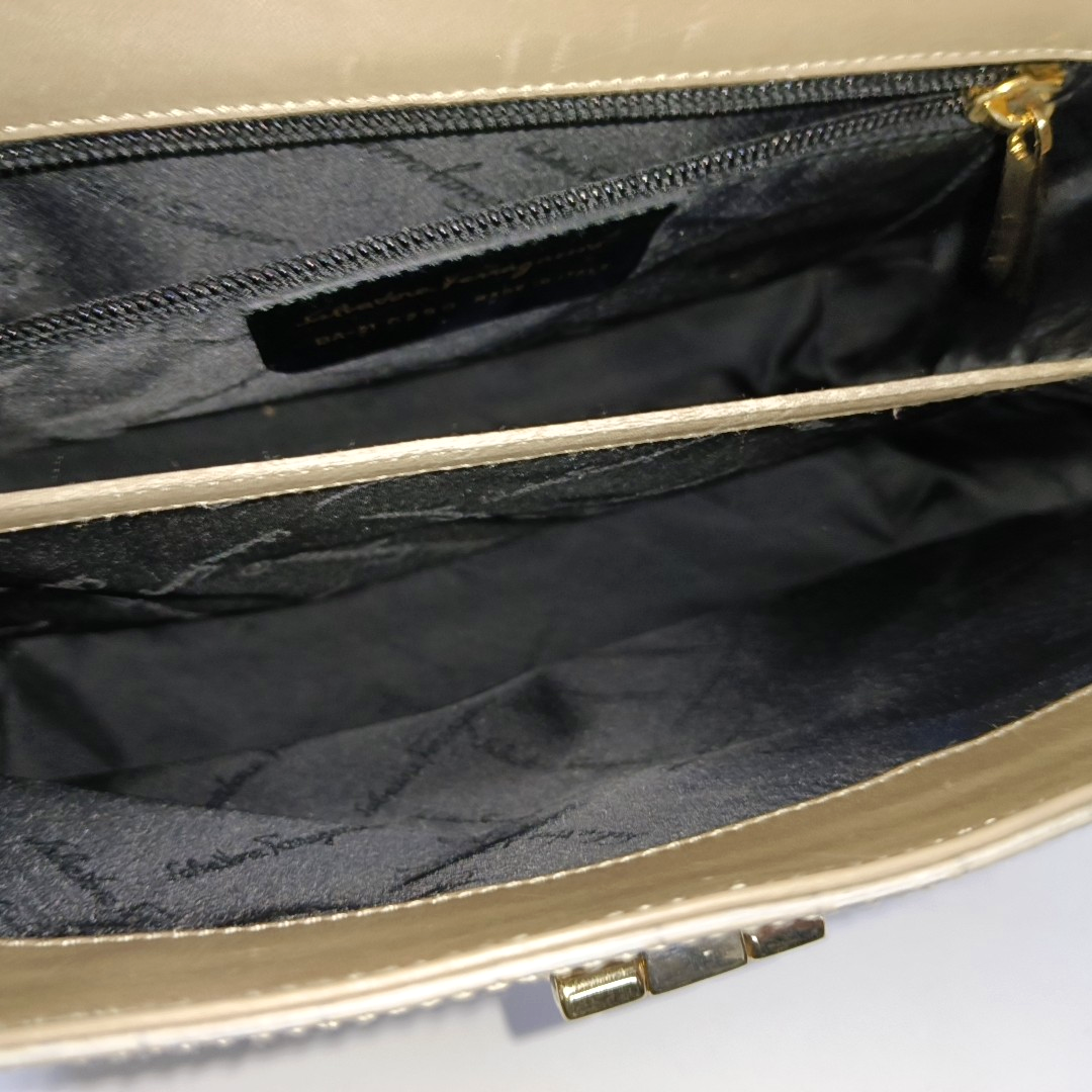 FERRAGAMO Kelly Khaki Leather Tote Golden hardware-(SKU)-14500096