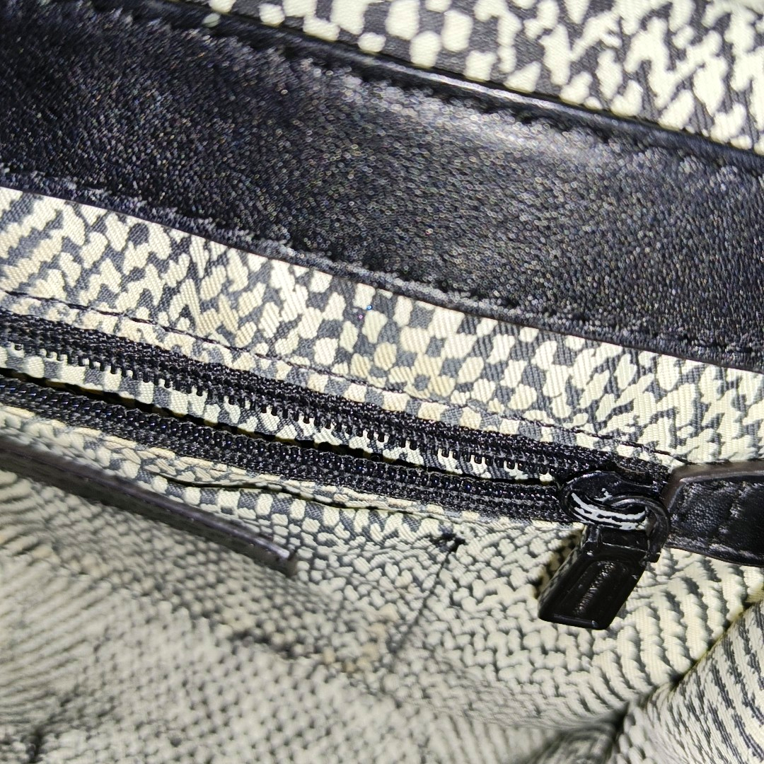 REBECCA MINKOFF Love Black leather quilted crossbody single shoulder bag Golden hardware Removable shoulder strap-(SKU)-935256767