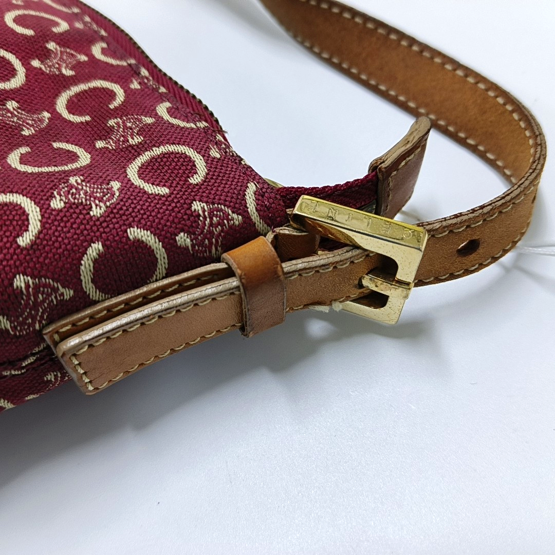 CELINE Red Canvas Triumph Handbag Golden hardware Removable shoulder strap-(SKU)-956322936