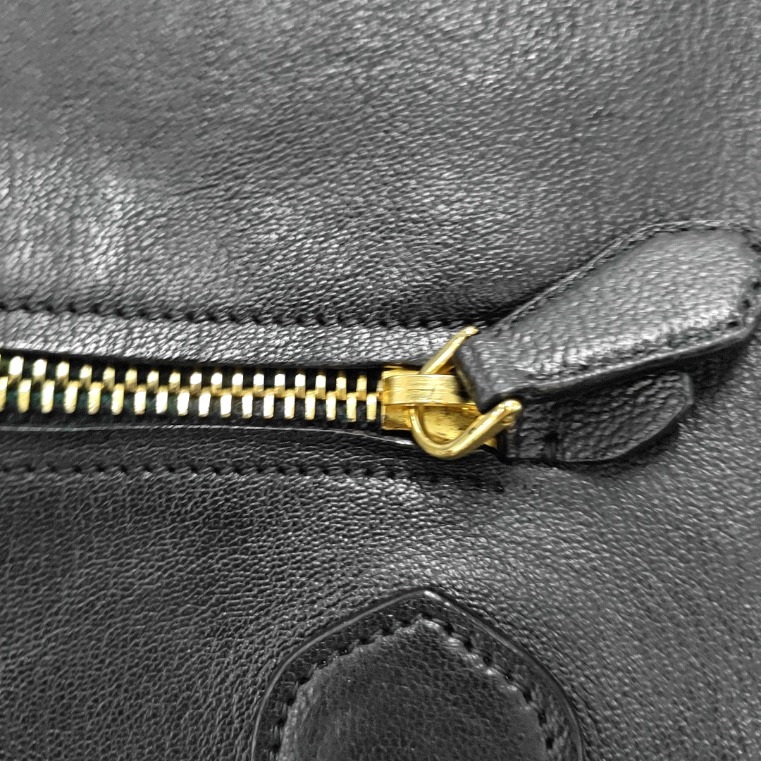 Miu Miu Tote bag Black Cowhide Textured Single Shoulder Bag Tote Golden hardware Removable shoulder strap-(SKU)-955830473