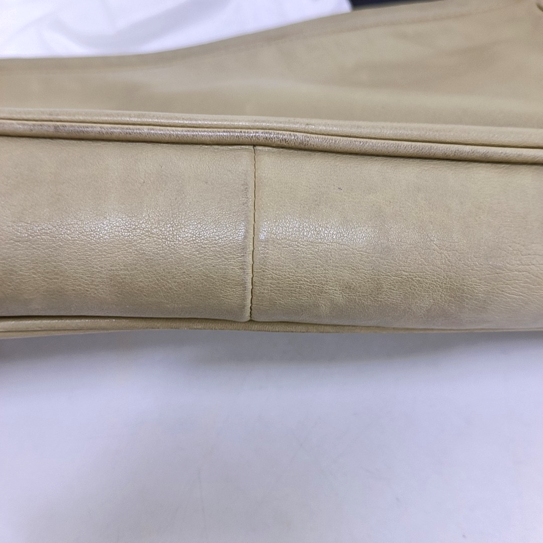 GUCCI Khaki Cowhide Handbag Golden hardware-(SKU)-958886469