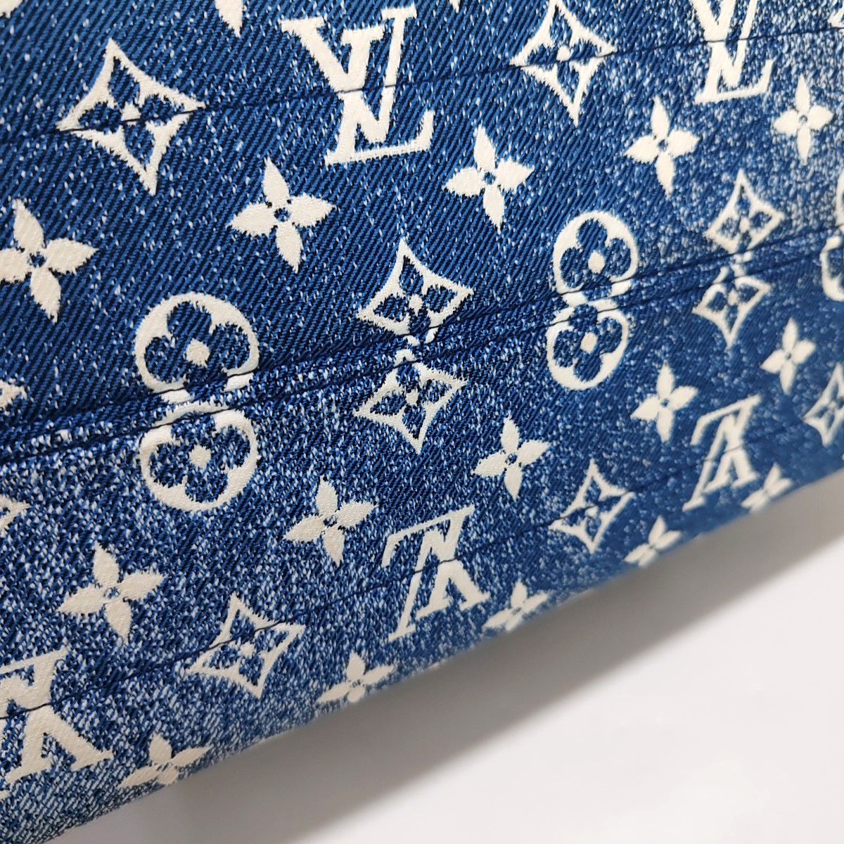 LOUIS VUITTON ONTHEGO Medium Blue Canvas Monogram Jungle Bag Crossbody Shoulder Bag with Golden Hardware-(SKU)-962523559