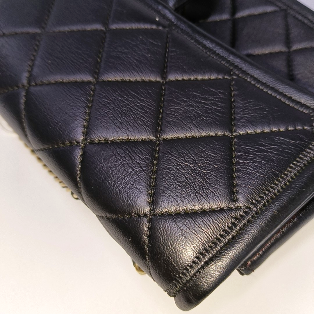 CHANEL GRAPHIC Medium Black Leather Quilted Shoulder Bag with Removable Strap-(SKU)-933903189