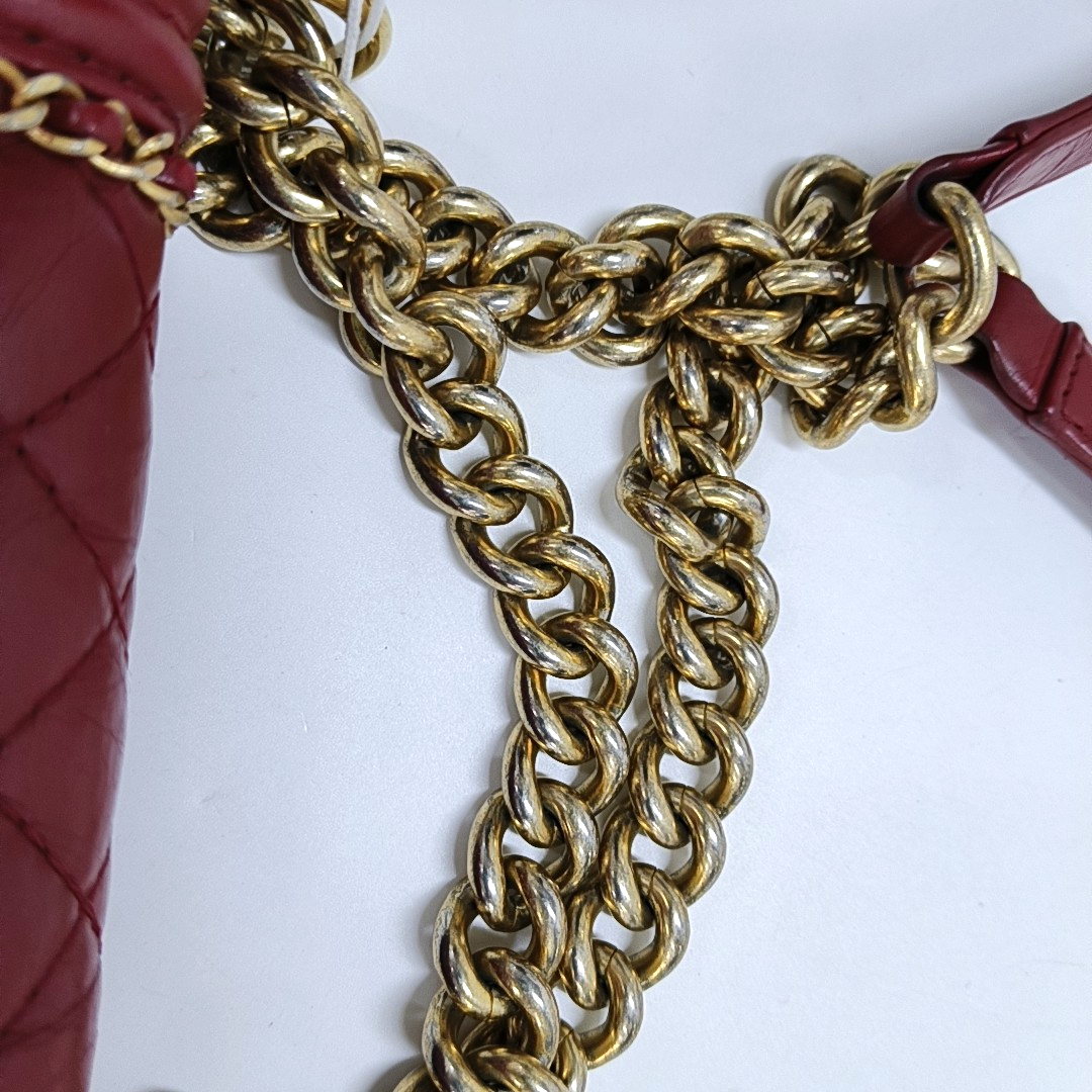 CHANEL BOY CHANEL Small Red Leather Quilted Shoulder Bag with Shoulder Strap and Handle, Gold Hardware, 23 Opening, Detachable Strap-(SKU)-955618123