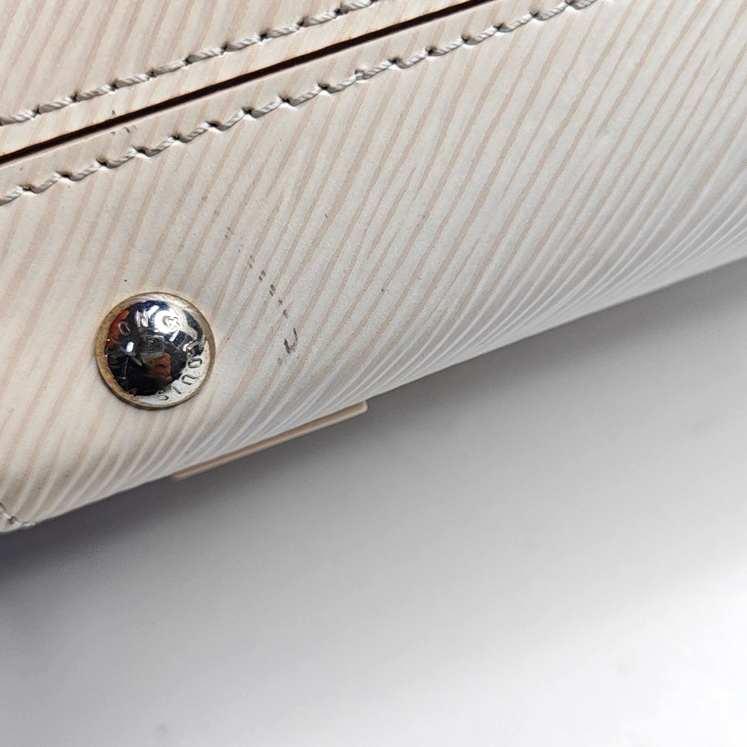 LOUIS VUITTON CLUNY Mini Size Beige EPI Calfskin Water Ripple Pattern Shoulder Bag Tote Bag Crossbody Bag Silver Hardware Removable Strap Included Accessories Complete-(SKU)-969178861