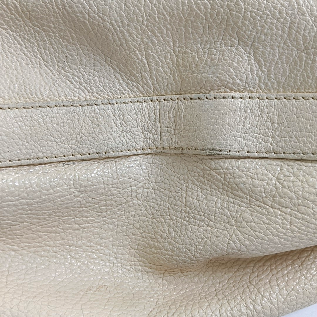 DIOR Tote bag White cowhide waffle pattern quilted single shoulder bag Golden hardware-(SKU)-957417098
