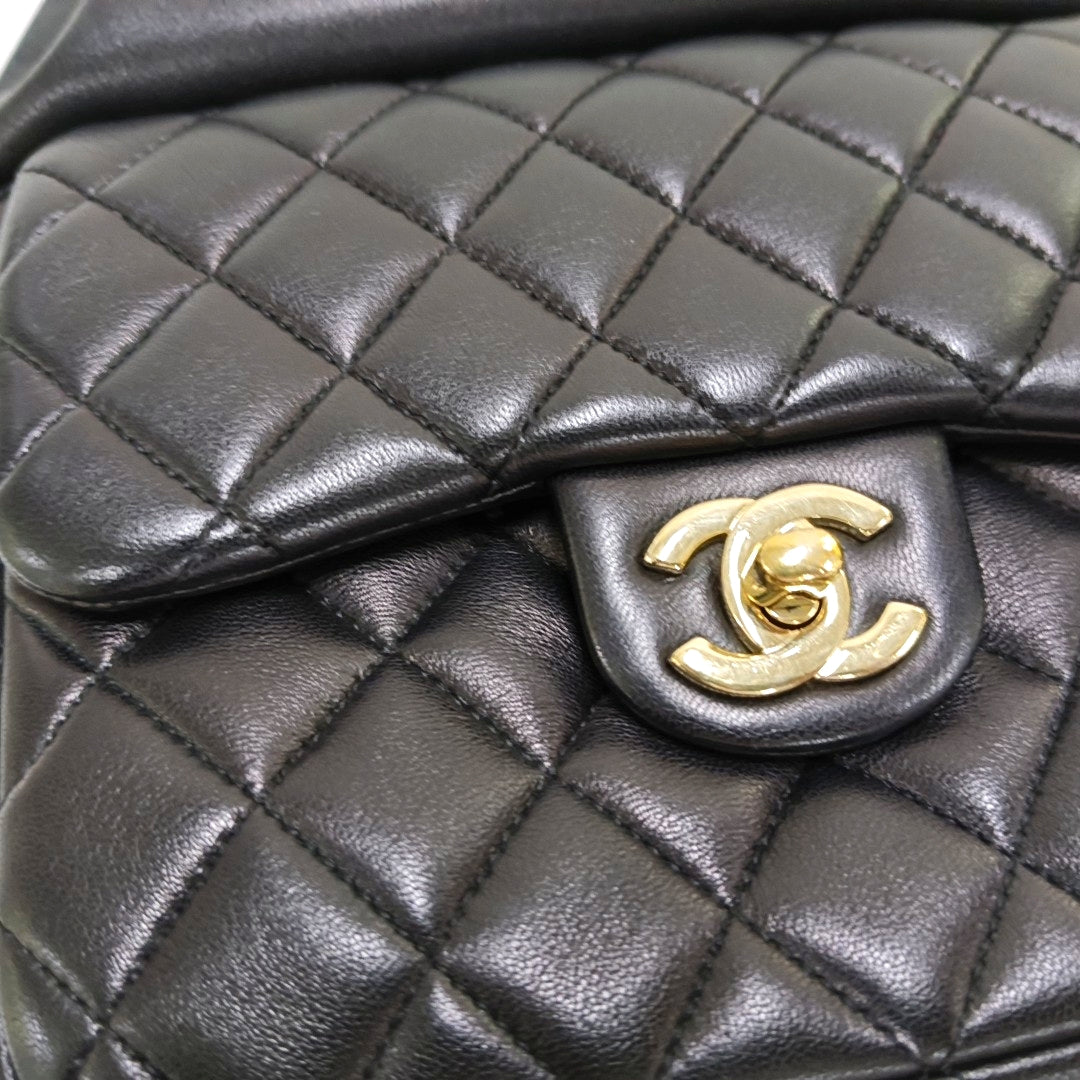 CHANEL IN SEOUL Small Size Black Lamb Leather Quilted Backpack Gold Hardware 21 Clasp-(SKU)-961468828