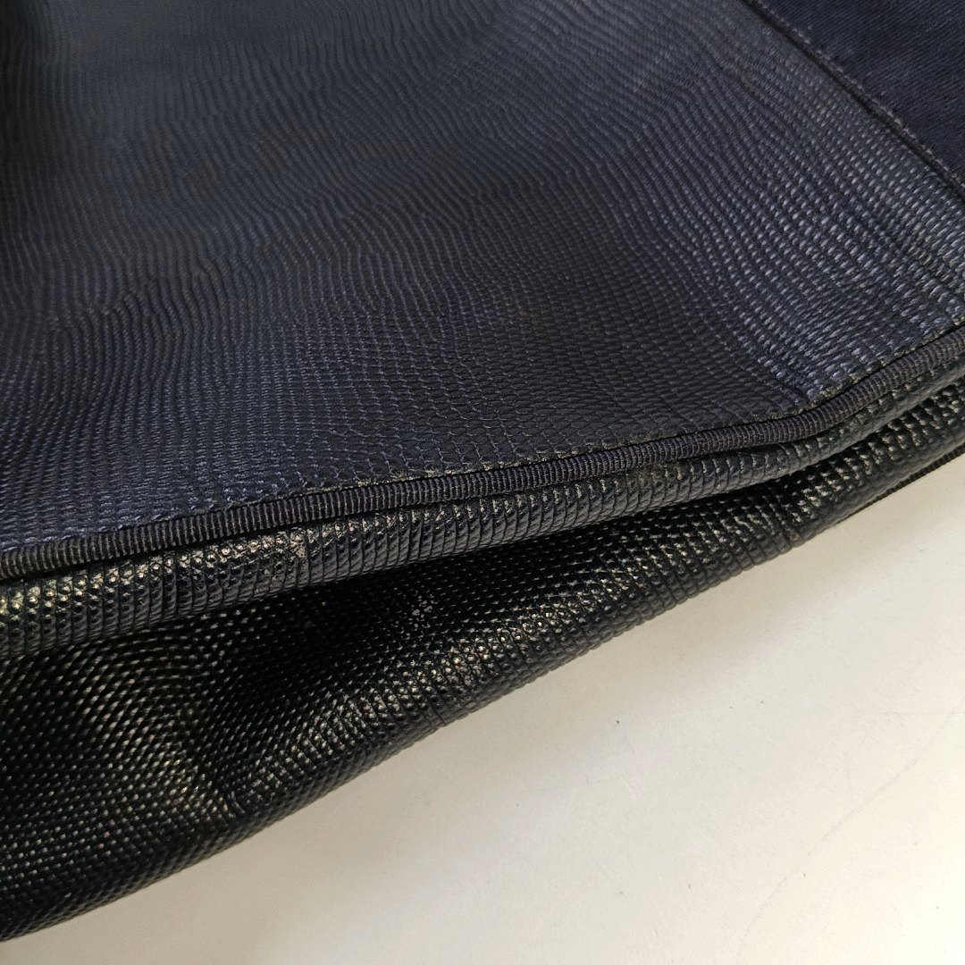 FERRAGAMO Vara Large size Dark blue cowhide shoulder bag Golden hardware-(SKU)-942579184