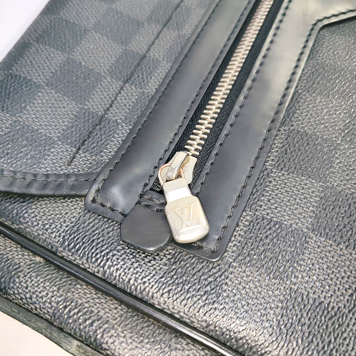 LOUIS VUITTON DANIEL Gray Coated Canvas Checkerboard Single Shoulder Bag Crossbody Bag Silver Hardware-(SKU)-938485828
