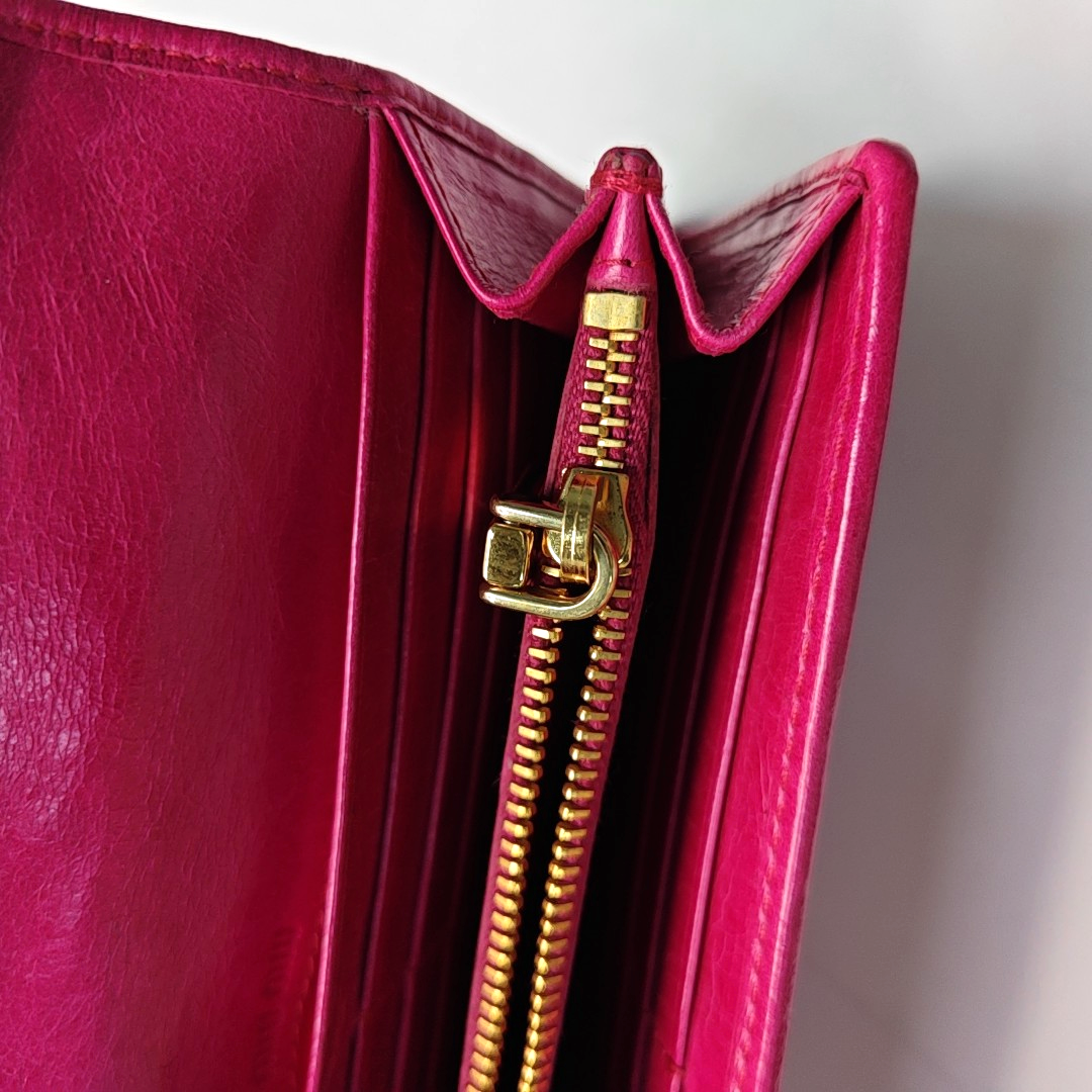 Miu Miu Miu Délice Fuchsia Cowhide Quilted Wallet Golden hardware-(SKU)-944517482