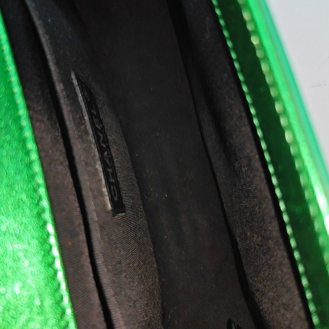 CHANEL BOY CHANEL Medium Green Patent Leather Quilted Shoulder Bag Crossbody Bag with Detachable Strap-(SKU)-959630688