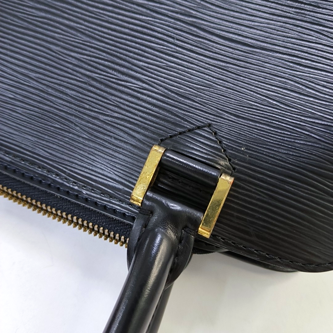 LOUIS VUITTON PONNEUF Small size BlackEPI牛皮水波纹Handheld包 Golden hardware Vintage model-(SKU)-955324453
