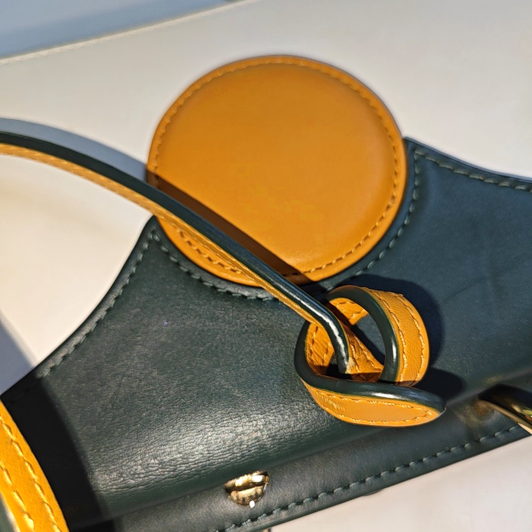 Danse Lente White Leather Single Shoulder Bag Crossbody Bag Golden hardware Removable shoulder strap-(SKU)-941106853