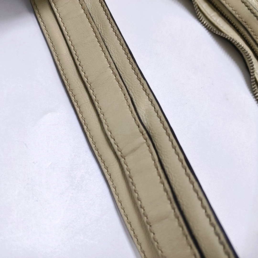 GUCCI Beige Cowhide Monogrammed Tote Handbag Single Shoulder Bag Golden hardware-(SKU)-959591778
