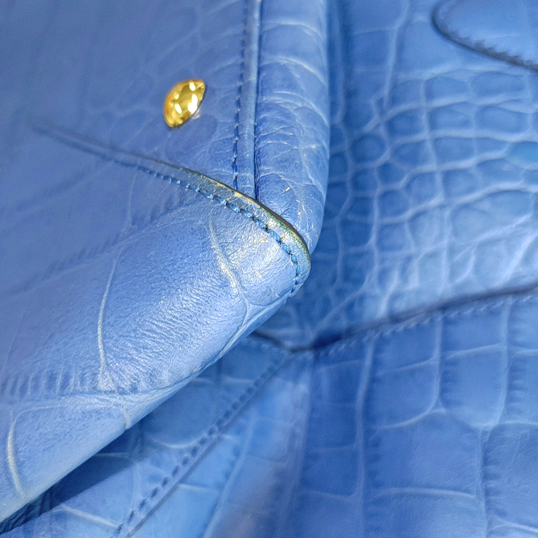 MCM NUOVO Blue Leather Crocodile Print Handbag Golden hardware-(SKU)-14502100