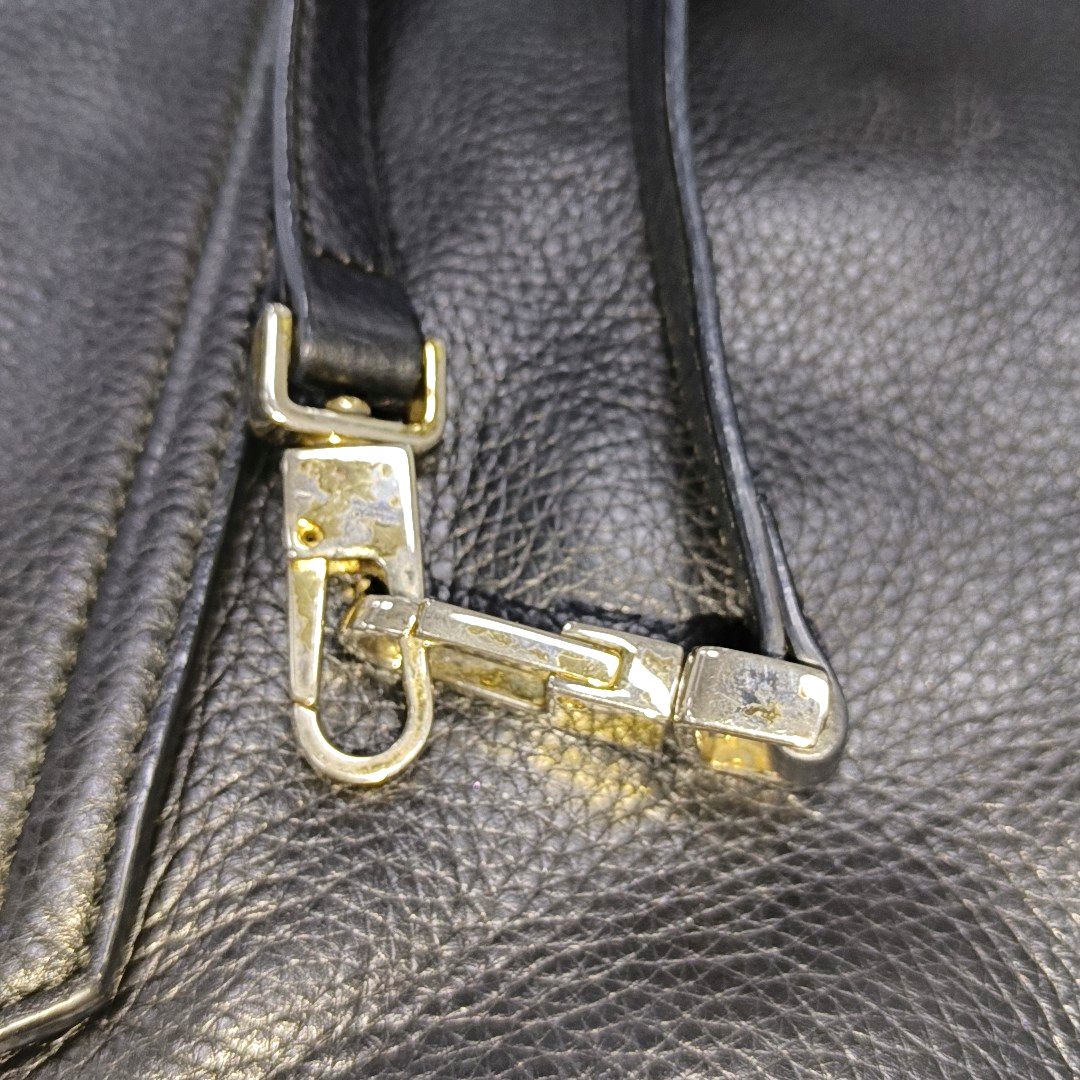 COCCINELLE Black Leather Single Shoulder Bag Golden hardware Removable shoulder strap-(SKU)-14421257