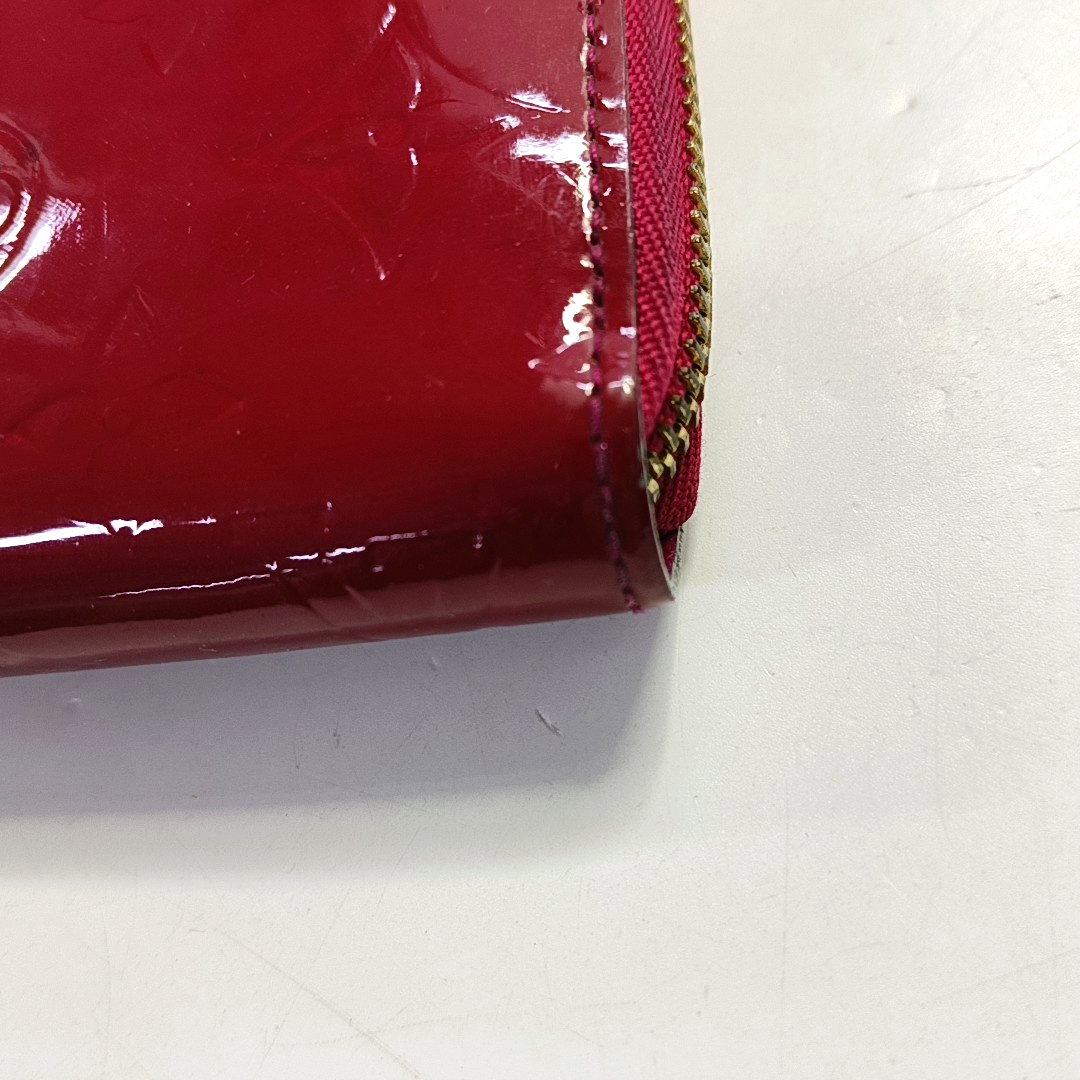LOUIS VUITTON Red patent leather embossed wallet Golden hardware Complete Accessories-(SKU)-931296992