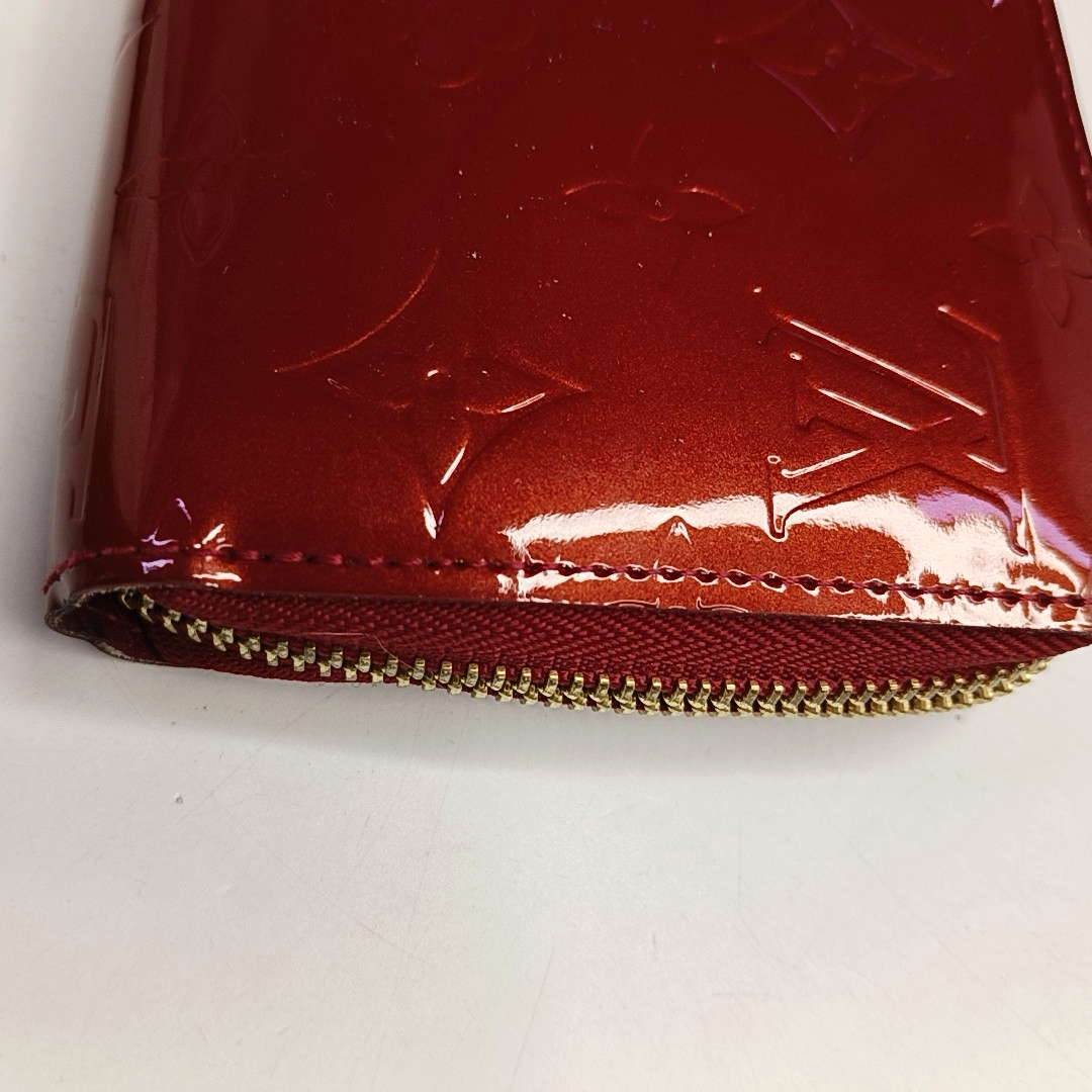 LOUIS VUITTON Red patent leather embossed wallet Golden hardware-(SKU)-959605154