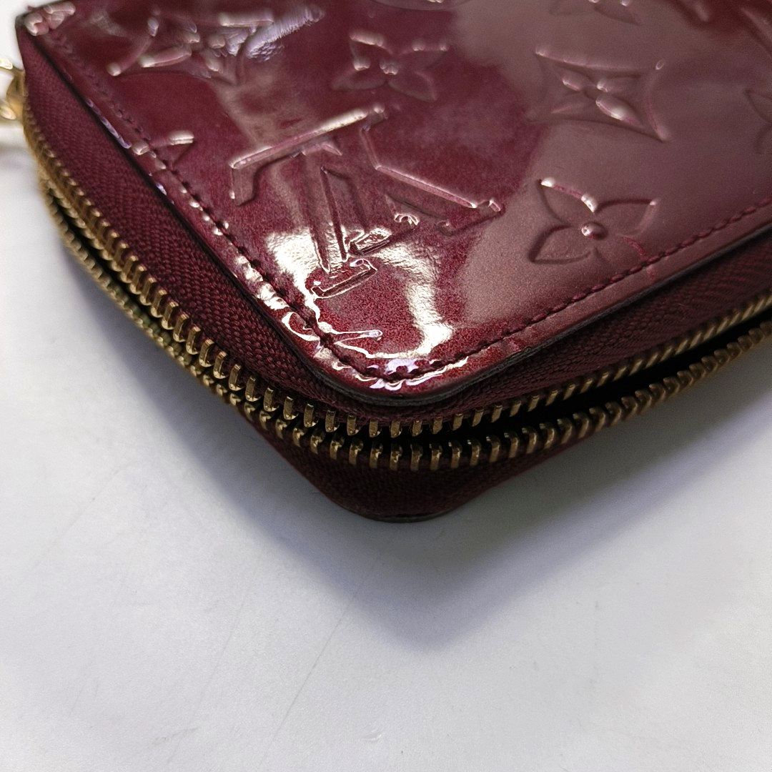 LOUIS VUITTON Burgundy Cowhide Monogram Embossed Wallet Golden hardware-(SKU)-956443743