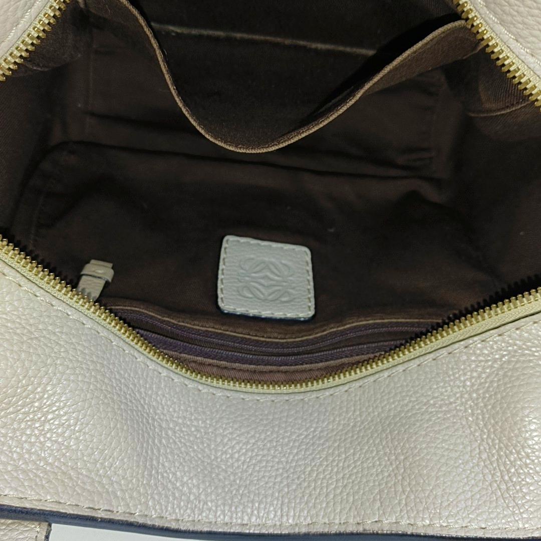LOEWE Beige Canvas Single Shoulder Bag Handbag Golden hardware-(SKU)-14006993