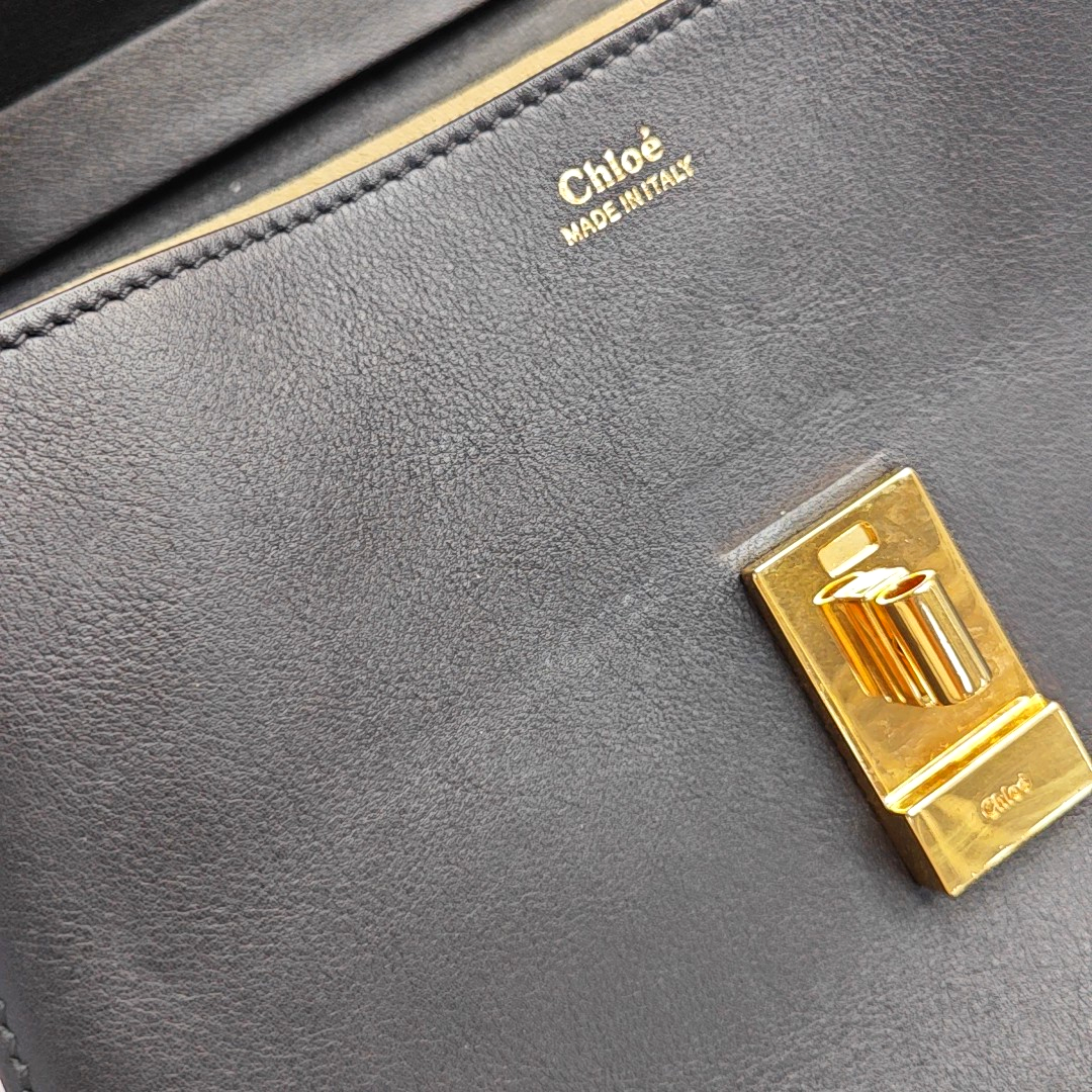 Chloé Drew Medium size Black Cowhide Studs Badge Crossbody, Single Shoulder Bag Golden hardware-(SKU)-959919601