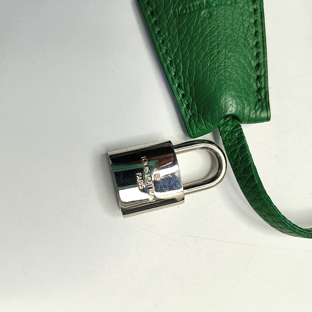 LOUIS VUITTON NEO PAPILLON Green leather monogram embossed Boston bag shoulder bag handbag crossbody bag with silver hardware and removable shoulder strap-(SKU)-950486296