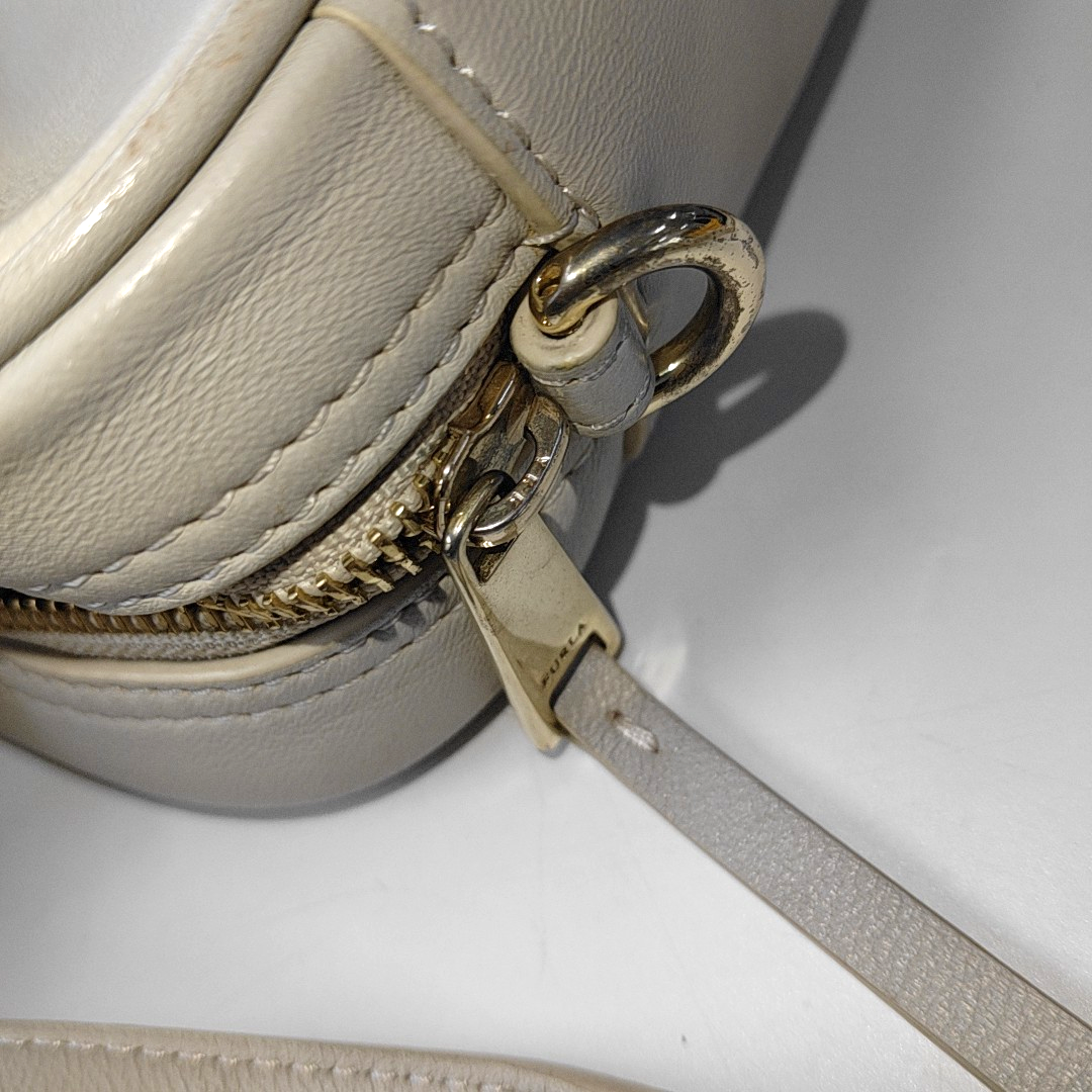 FURLA Camera Bag Light gray leather quilted crossbody single shoulder bag handbag Golden hardware Removable shoulder strap-(SKU)-941201203