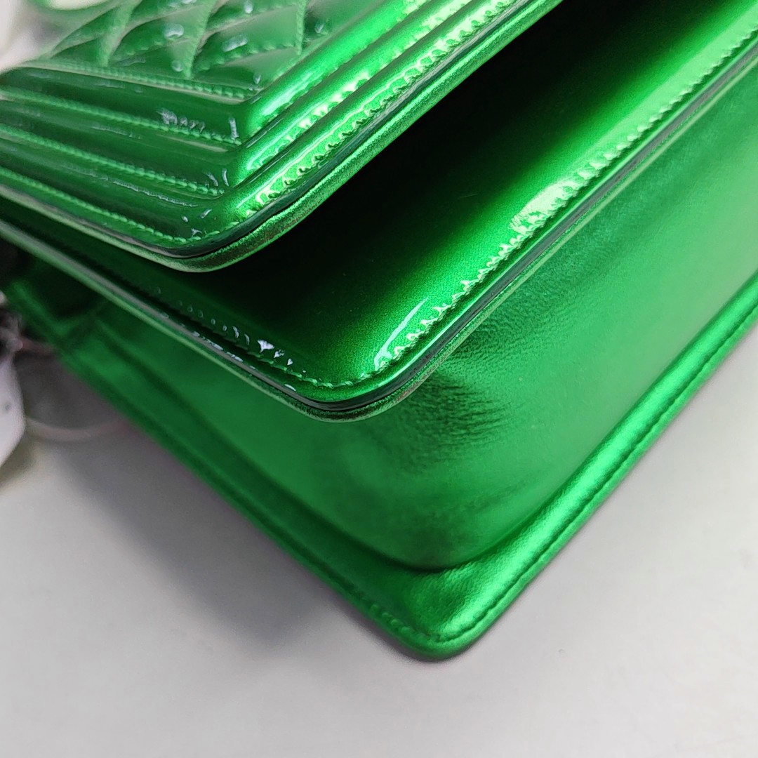 CHANEL BOY CHANEL Medium Green Patent Leather Quilted Shoulder Bag Crossbody Bag with Detachable Strap-(SKU)-959630688
