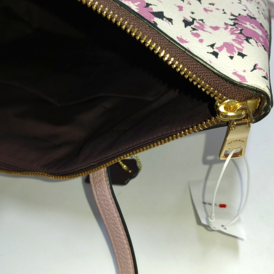 COACH Tote bag Large size White Coated Canvas Printed Carriage Single Shoulder Bag Handbag Golden hardware-(SKU)-942425943