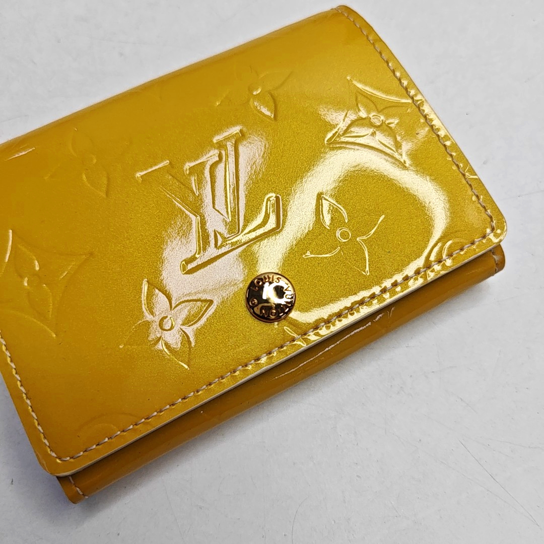 LOUIS VUITTON Yellow Patent Leather Monogrammed Embossed Wallet Golden hardware-(SKU)-958924002