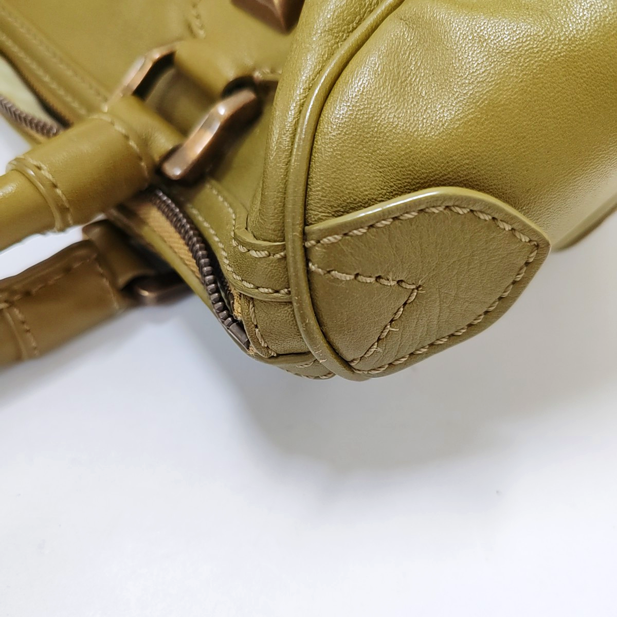 BURBERRY Green Cowhide Studs Handbag Golden hardware-(SKU)-944901889