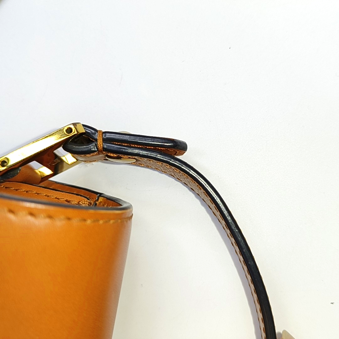 MCM PATRICIA Small size Brown Leather Bay Leaf Buckle Single Shoulder Bag Crossbody Bag Golden hardware-(SKU)-939142575