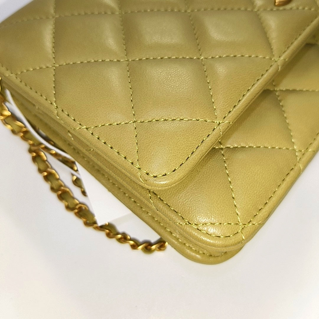 CHANEL WOC Yellow Green Lamb Skin Quilted Single Shoulder Bag Crossbody Bag Golden Hardware-(SKU)-966293271