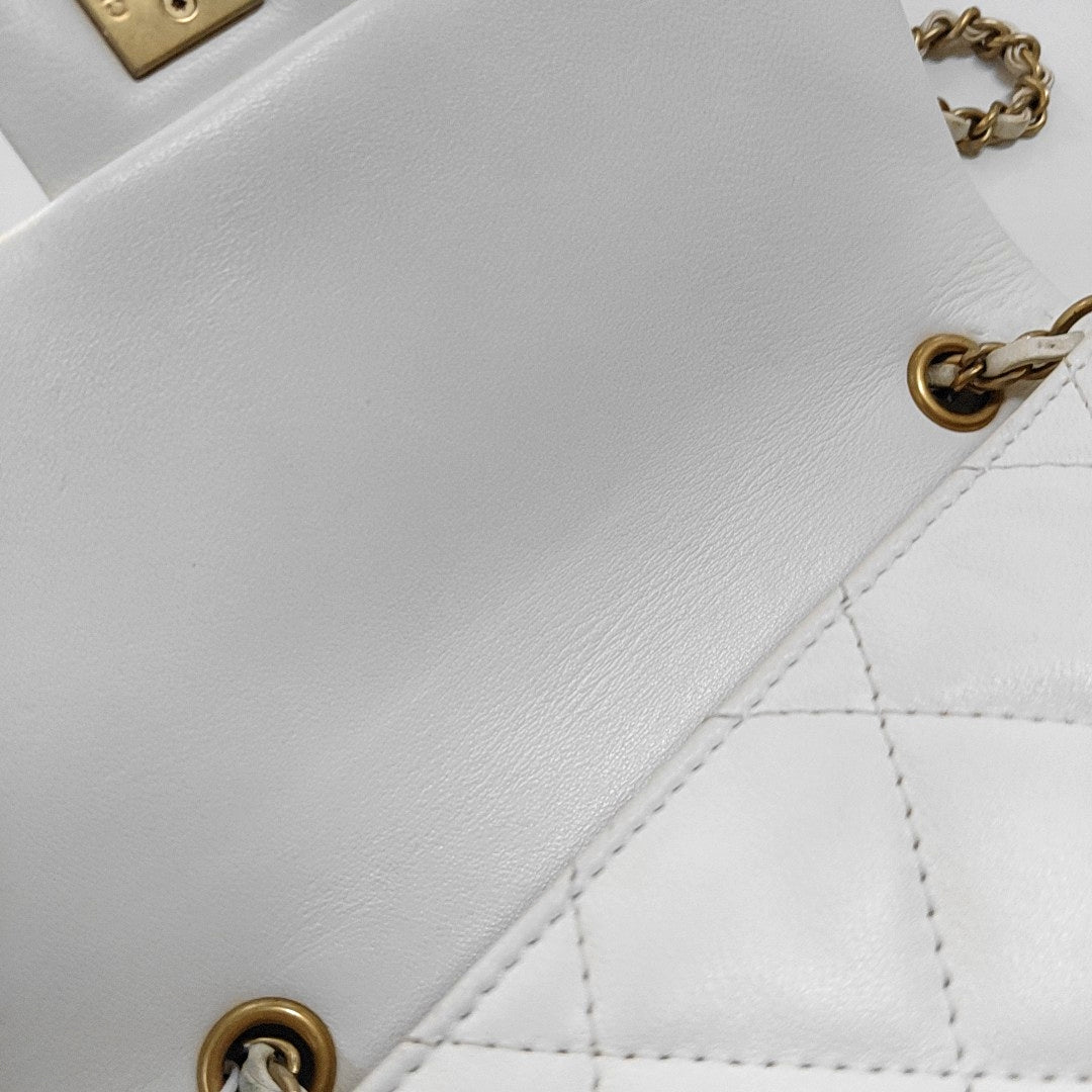 CHANEL CLASSIC FLAP Mini White Lamb Skin Quilted Crossbody Shoulder Bag with Gold Hardware-(SKU)-967034781