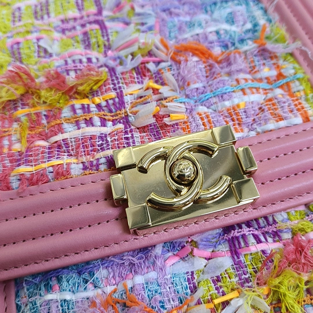 CHANEL BOY CHANEL Pink Tweed Quilted Crossbody Shoulder Bag with Golden Hardware, 27K, Detachable Strap-(SKU)-968690690