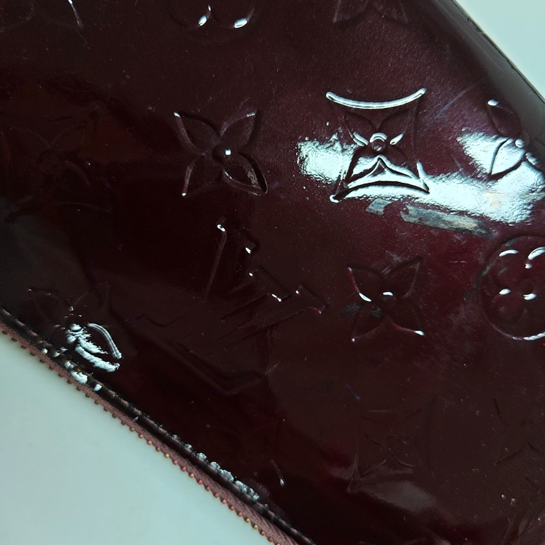 LOUIS VUITTON Burgundy Patent Leather Embossed Wallet Golden hardware-(SKU)-951021477