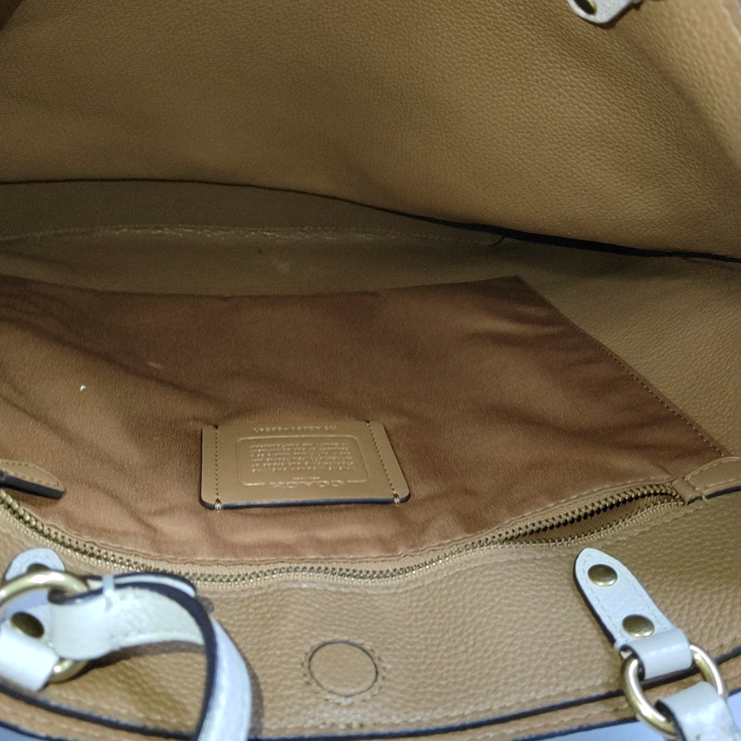 COACH Tote bag White Cowhide Single Shoulder Bag Tote Golden hardware-(SKU)-929655496
