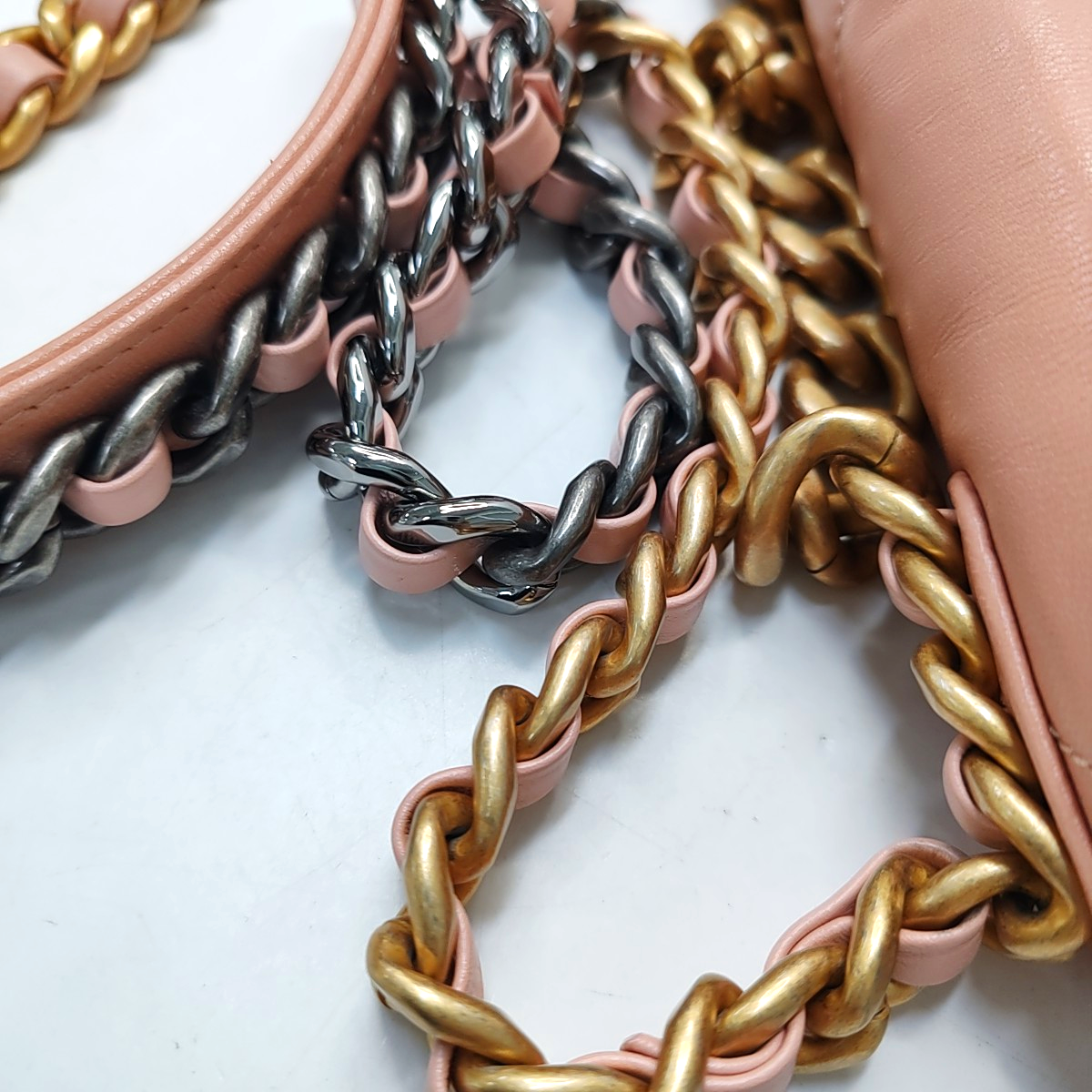 CHANEL CHANEL 19 Small Pink Lamb Leather Quilted Stitch Shoulder Bag Tote Bag Crossbody Bag Gold Rhodium Hardware 29 Clasp-(SKU)-954435140