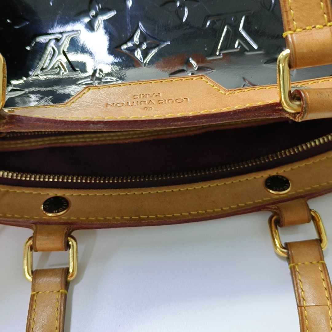 LOUIS VUITTON BREA Medium size Black Patent Leather Textured Doctor Bag Single Shoulder Handbag Golden hardware Removable shoulder strap-(SKU)-956672683