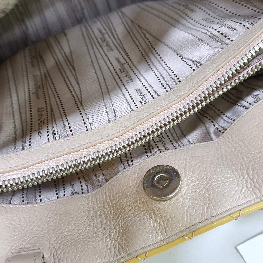 FERRAGAMO Tote bag Yellow Cowhide Quilted Handbag Silver Hardware-(SKU)-937625513