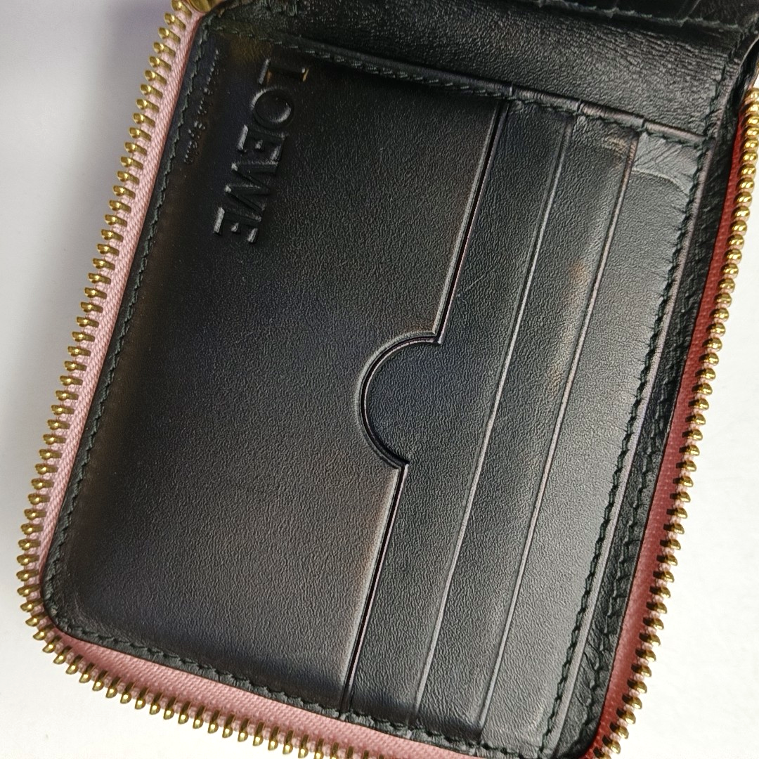 LOEWE Pink Cowhide Embossed Vintage Wallet Golden hardware-(SKU)-956396873
