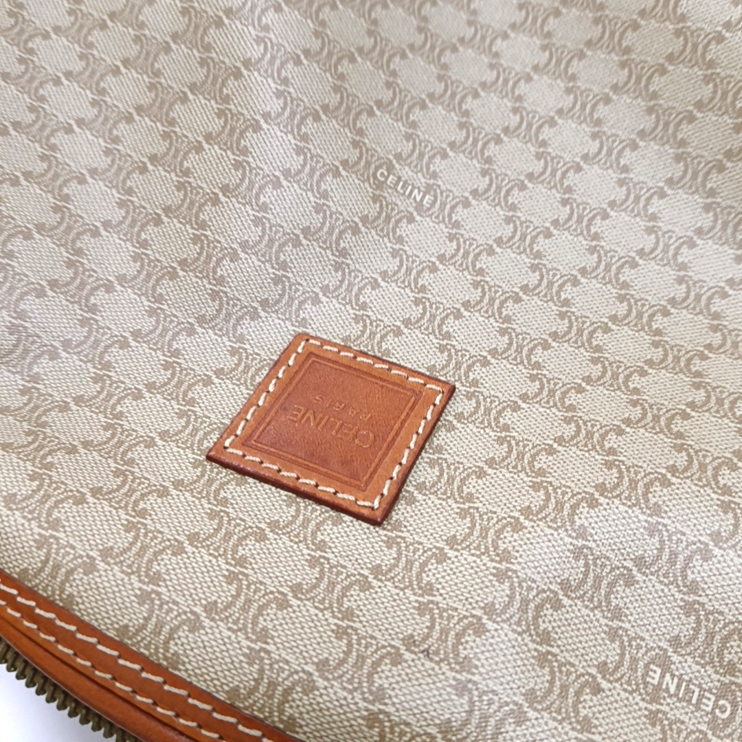 CELINE Khaki Coated Canvas Triumph Clutch Golden hardware-(SKU)-955736593