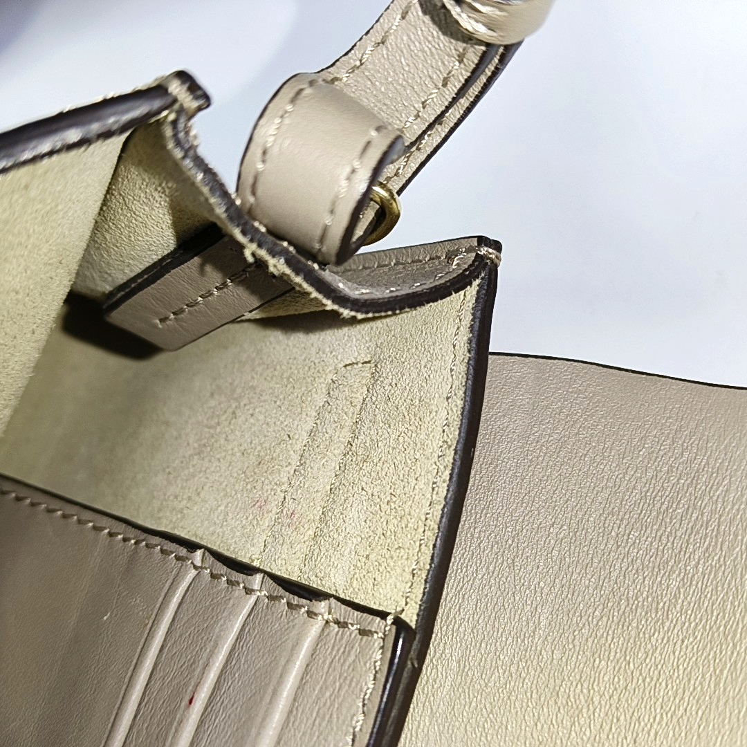Chloé Faye Gray Cowhide Crossbody Single Shoulder Bag Golden Silver Hardware Removable shoulder strap-(SKU)-959793596