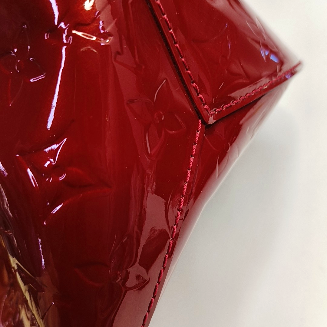 LOUIS VUITTON BELLEVUE Large size Red Lacquered Leather Texture Handbag Shoulder Bag Golden hardware-(SKU)-947190920